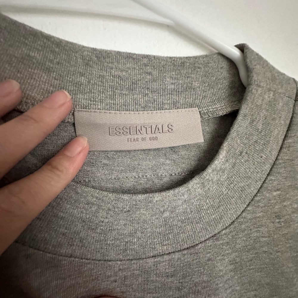 Essentials Grey Oversized - Picture 3 of 6
